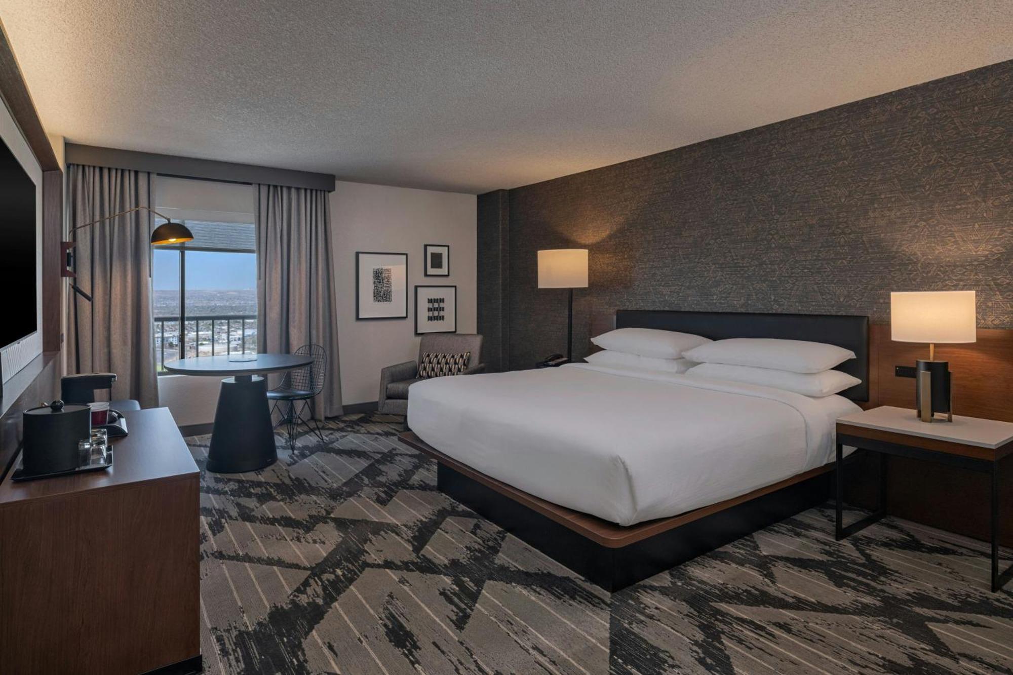 Sheraton Albuquerque Airport Hotel Exterior photo